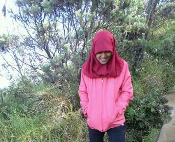 sitsul's profile picture. 1192 | Nursing graduate | Wanna be a good emergency nurse | M-858-UI of @Mapala_UI | Full time traveler