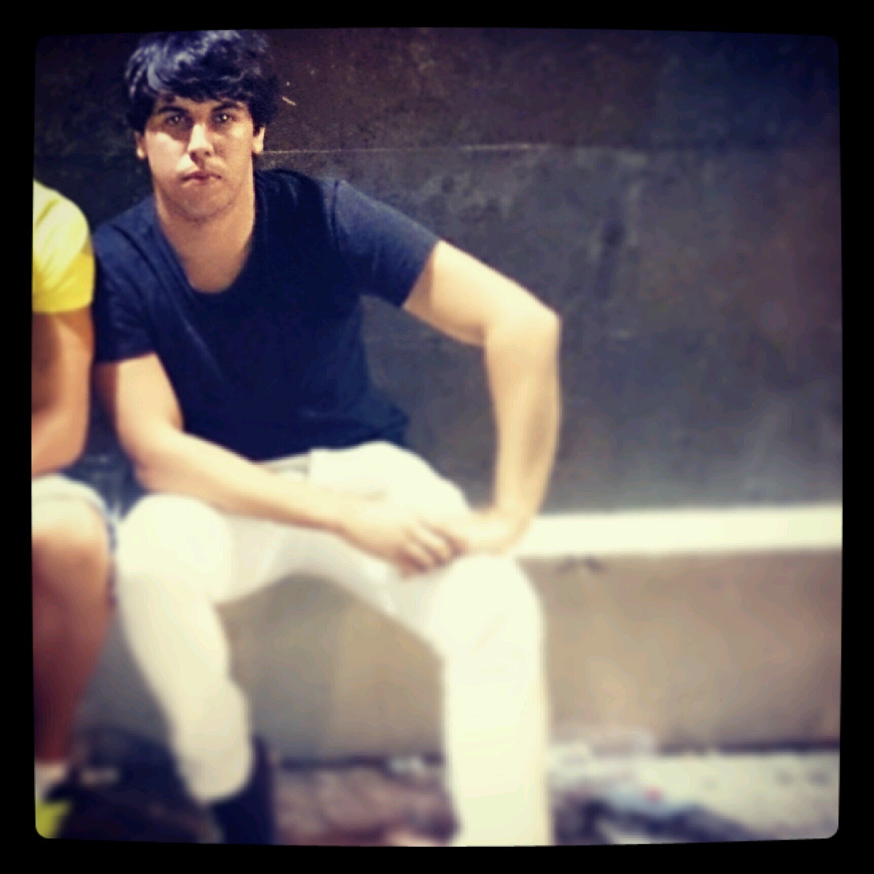 ErikVL1992's profile picture. Y cuándo sale,el sol empieza a bailar, y cuando ríe todo el mundo me da igual