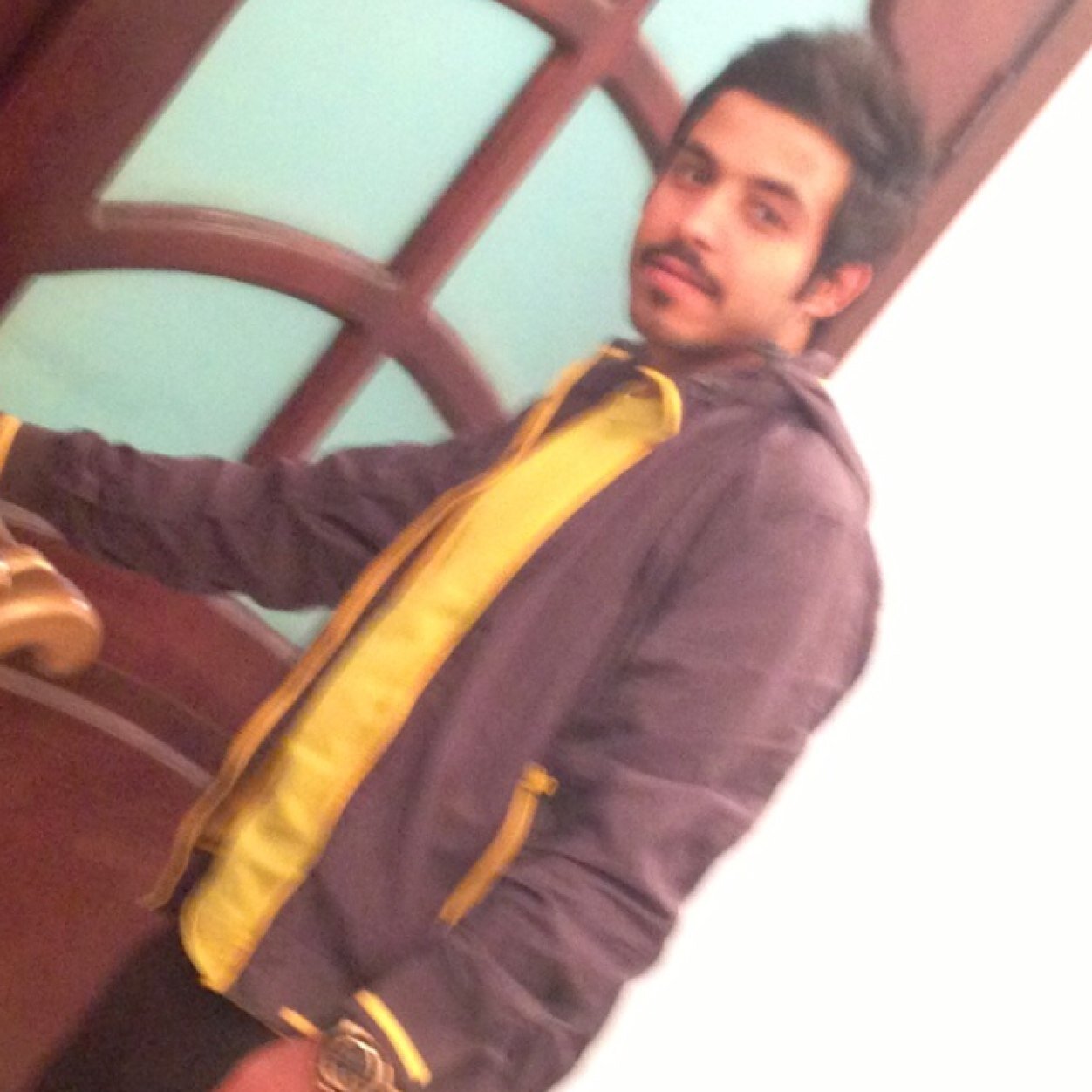 kuwaityq825's profile picture. أنستغرام : http://t.co/Y6PrU1YxuT