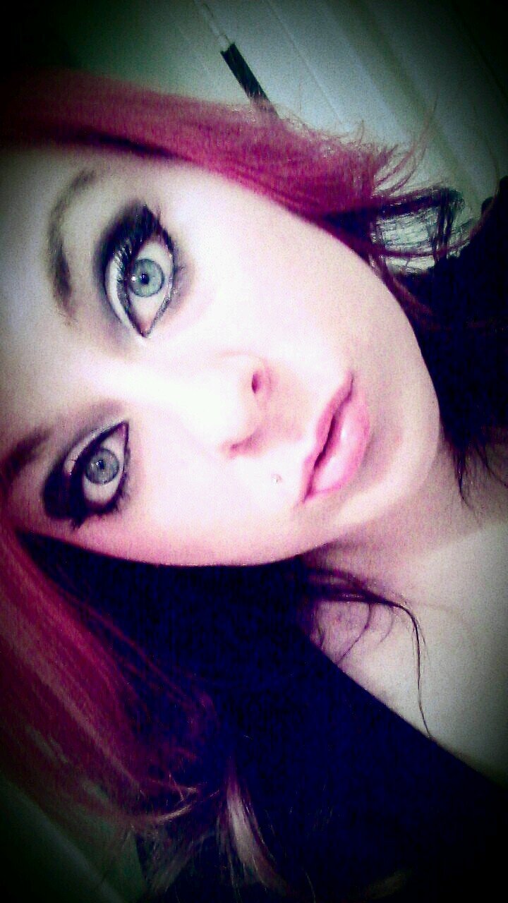 dannii_lovely's profile picture. New to Twitter so teach me some shhhhhhh!t :) employed, college graduate, nerd.