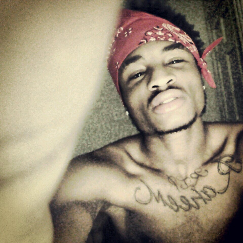 R.I.P 2 MY FALLIN SOLIDERS..... FREE MY LOXKED UP BOSSES... IN GOD (i) TRUST... UMM MY MOMMAZ KHILD I FIGHT N PRAY THREW OBSTAXLES NEVA GVE UP...Pray=BLESSINGS