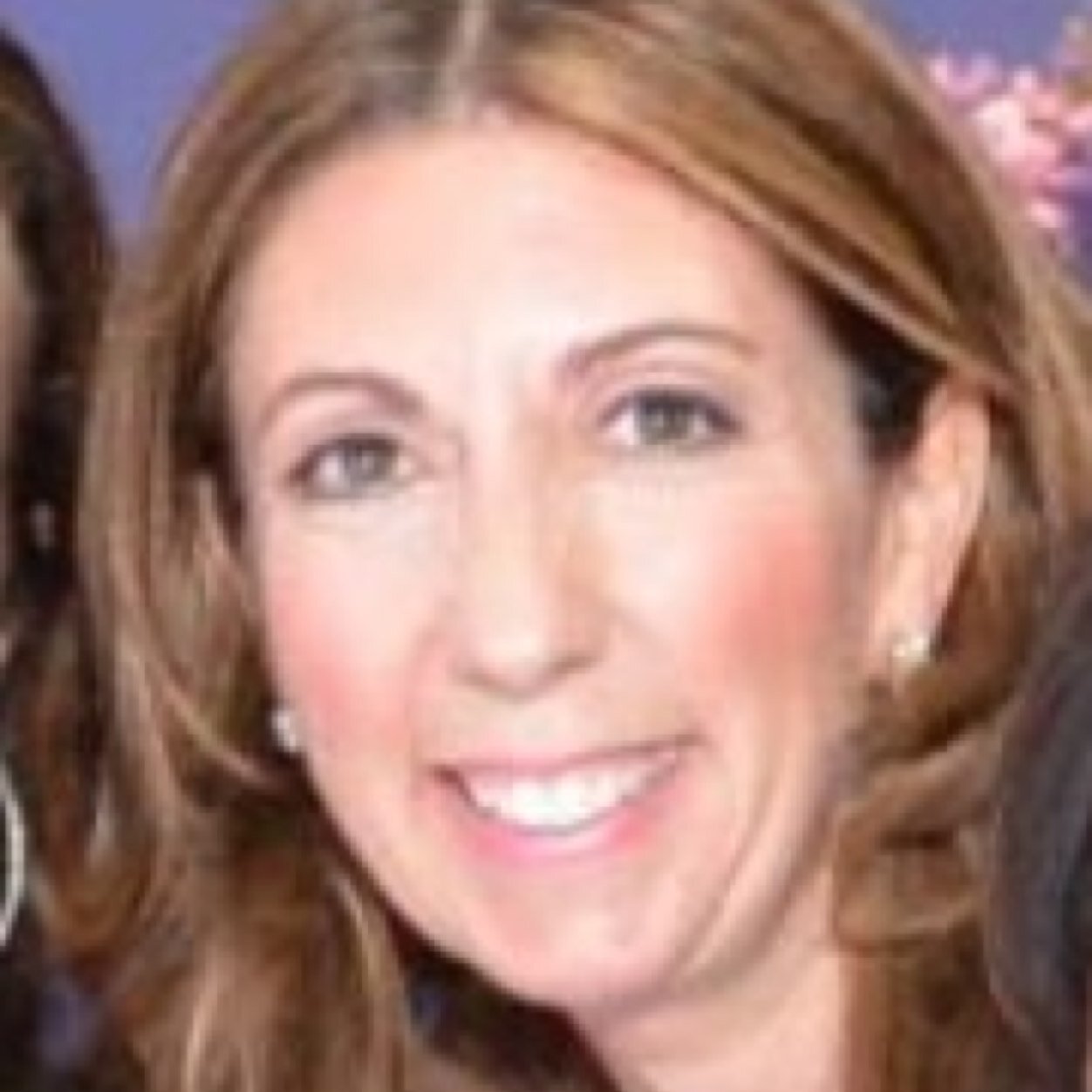 mom of 3, former banker/ investment advisor, I ❤NY & supporter of women's rights