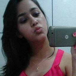 E mesmo que meus passos, sejam falsos, mesmo que os meus caminhos sejam errados, mesmo que meu jeito de levar a vida te incomoda, eu sei quem sou.