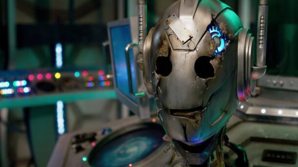 I am Handles The cyber head I knew The Doctor for 500 years. Someone tap me I need waking up! (Rp)