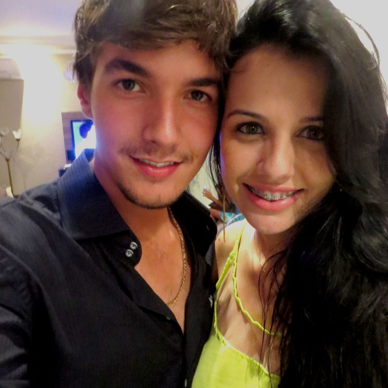 Nayara Carla, 18 anos, Teimosa, Sonhadora e mt Feliz. O resto irá descobrir depois! follow-me