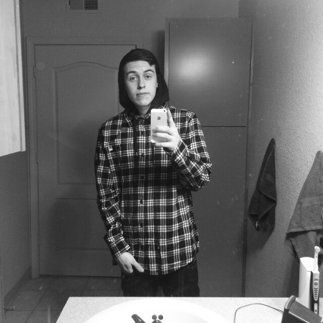 Brandon. 26. Husband. Father. Wanna be Bass Angler 🎣. Fire putter outer 🚒. insta:Battlebornbassco