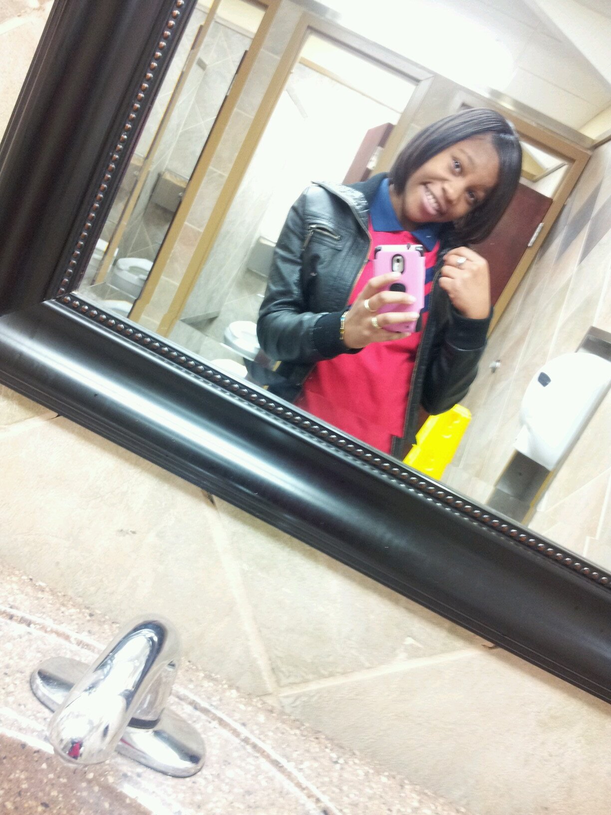 breyonaaaa → GWHS→ Cheerleader  (Captain ♔) → Single  → Play me like a JOKE ill leave you like its FUNNY  → follow me ill follow back