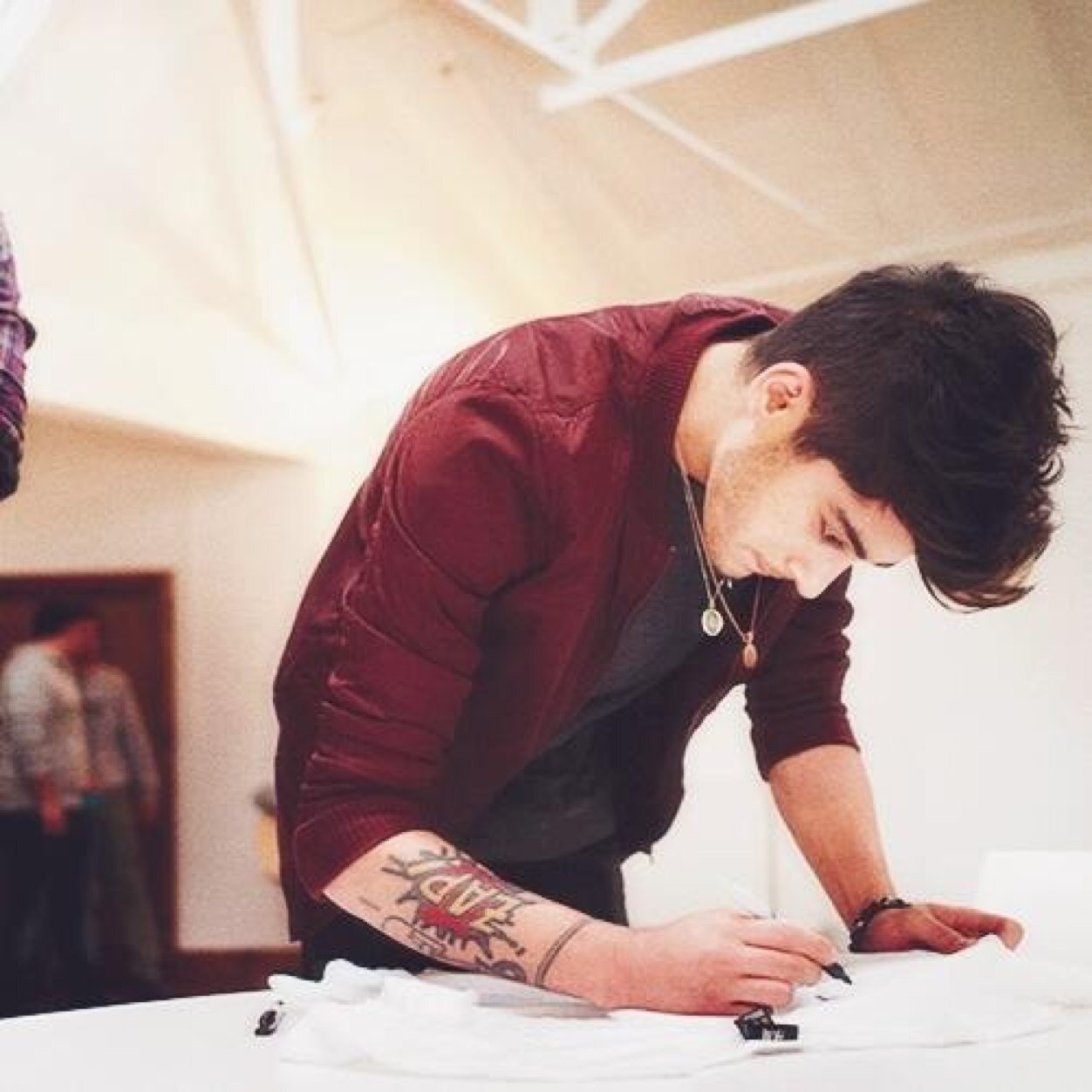 THIS A FREE FOLLOW PLEASE FOLLOW @zaynergetic OR I UNFOLLOW