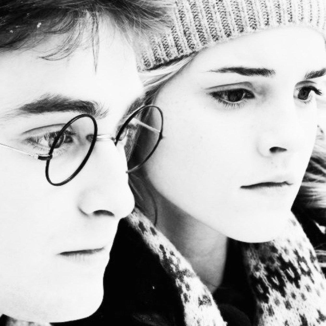♡ hi sweetie, i just gave you a free follow but you can follow me on @BooksAreEscape thx ♡