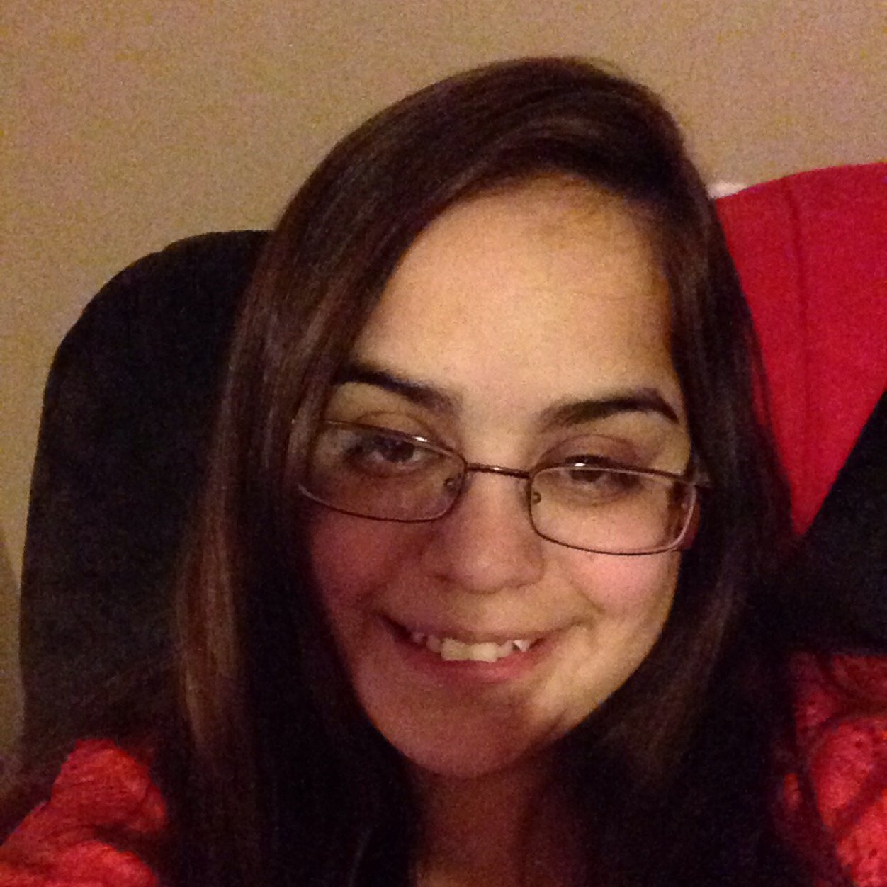 ElisaGayton's profile picture. everyone has a reason to be in your life regardless if they stay around or not!