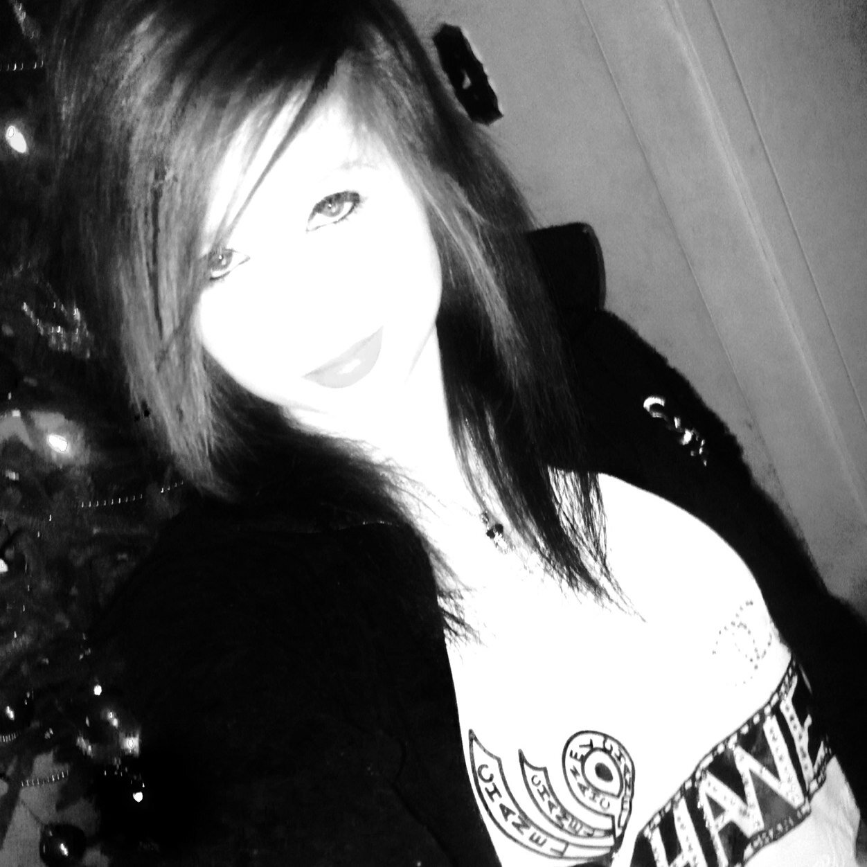 Music is my life and also my friend hayley bear and someone special~~~follow and ill follow bck
