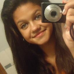 Dom dom dom dom dom dom dom , tava aqui no baile escutando aquele som ...... (8*