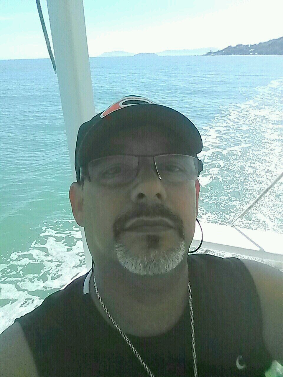 Professor e Bacharel  Aposentado de Ciências Biológicas, Poeta, Reikiano, Especialista em Tecnologia de Informação e Comunicação voltada à Educação