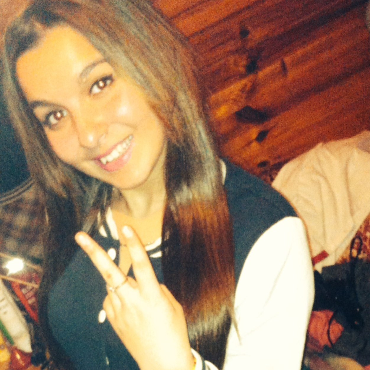 Slm Aleeycoum Jmapel Anissa Hssoul jsuis dorigine Marocaaine &waai Brf passon Boussah .