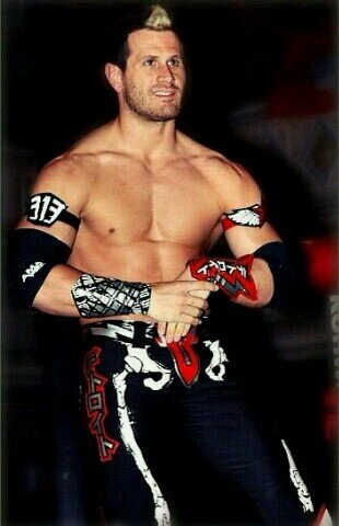 DetroitHero's profile picture. {RP/Single}Detroit's Hero. The Half Blonde-Black Hair Guy. Other Than Seth Rollins and Kaitlyn.