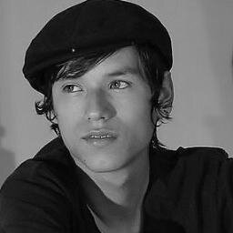 Este es un twitter dedicado a el Modelo  Colombiano  Ariel Rodriguez Serna @ArielRmodelo de las personitas que lo apoyamos de corazón   dirigido  @sandraalcaona