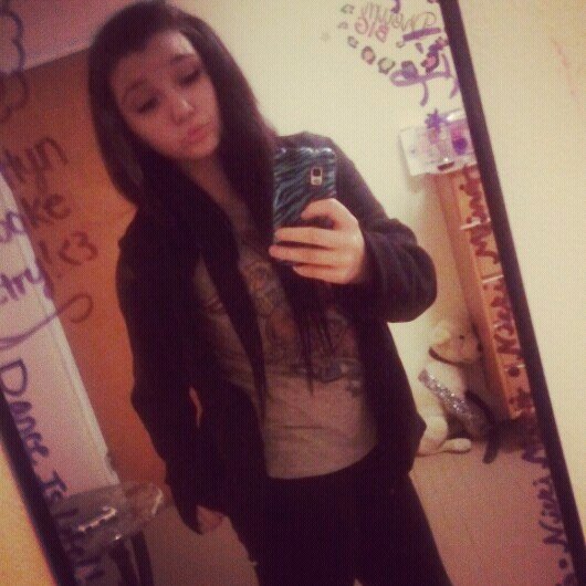 I'm Alyssa, My accounts are:  *Intagram: Ghetto_barbie16   *Facebook: http://t.co/cmQP8iaFnj….    *Skype: AlyssaLovesSlushiesNicole.  #FF