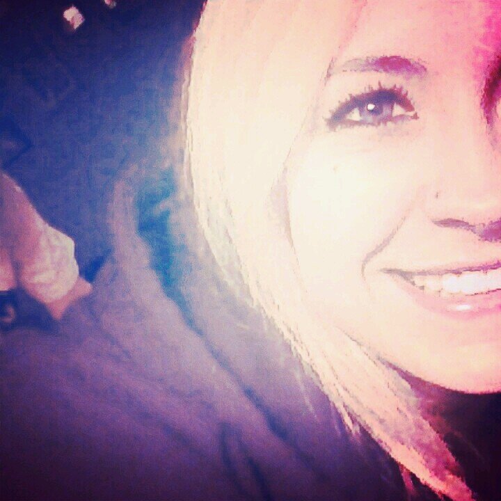 misslisalette's profile picture. Lisa.24 years old.Hairstylist.Fuck You. =]