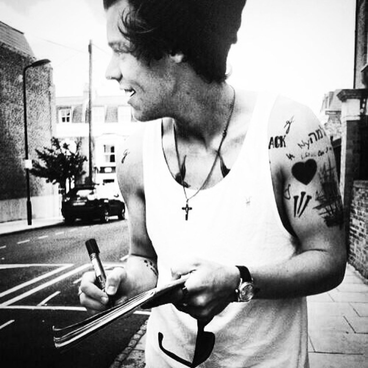 I love one direction as u could probz tell plz follow me ill follow bak i really like little mix is well .both 1D and little mix are amazing ☺