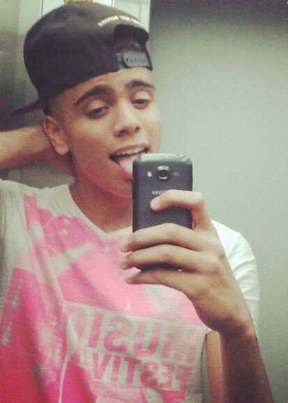 Whats:9.8348-0503