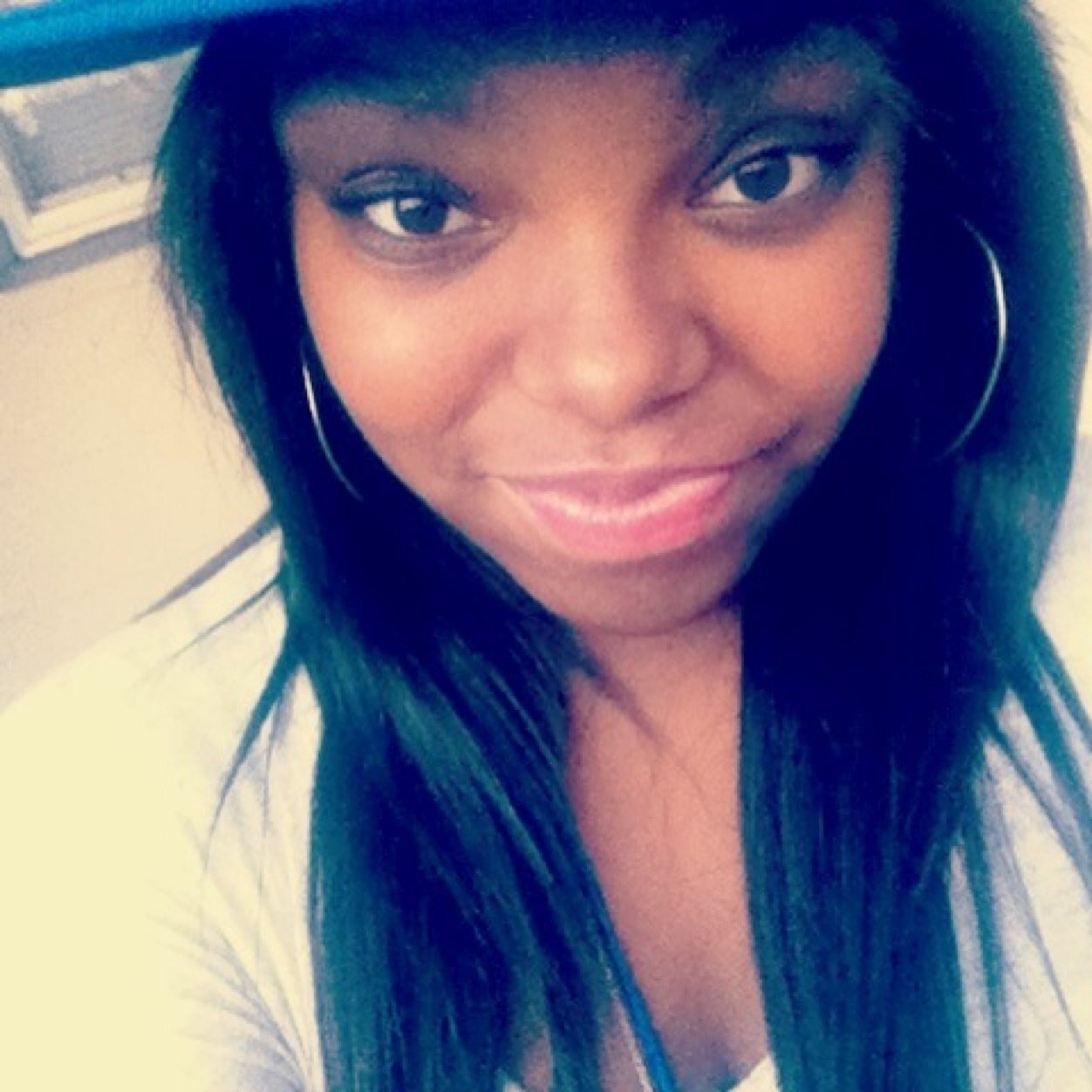 :) hi guys im breyana nd i do singing videos nd if u follow me i follow u back 3 i love all boy bands my favorite is 1D ,5sos, md all
