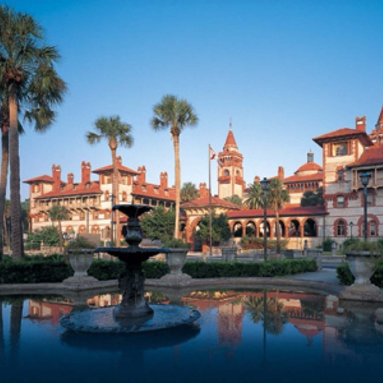 Best || Most beautiful || Prettiest 
        College Campuses