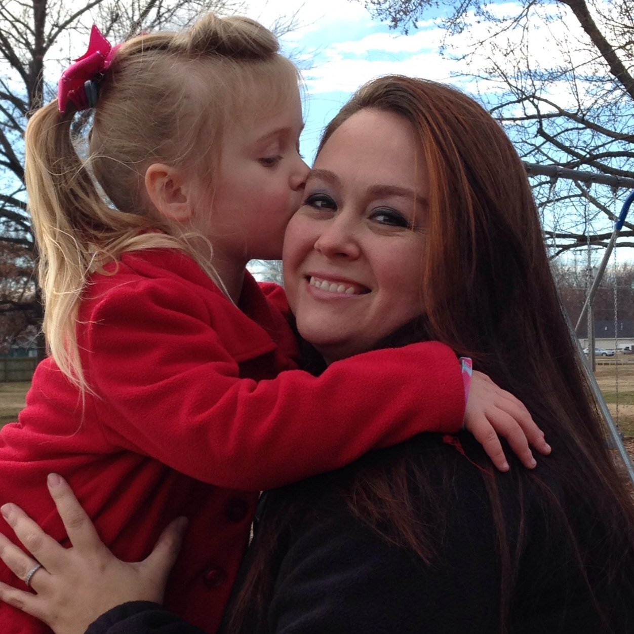 Happily married, momma of 2 beautiful girls, founder of PIFMO and owner of AJ's Girltique