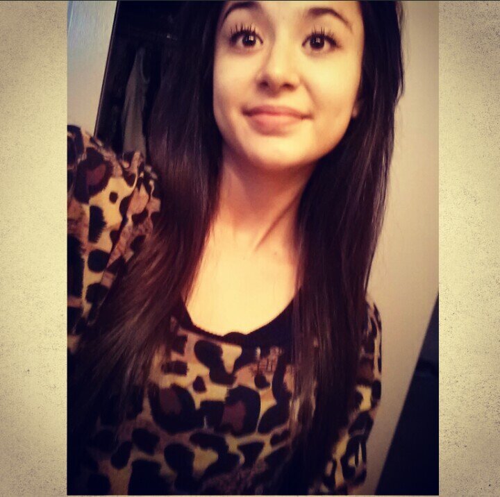 Follow meeh?^o^ ♥ Dream the Impossible & believe in miracles *0* Follow meeh om IG:_thtgirldoe Facebook: Giselle Hernandez I'll follow bakk (;