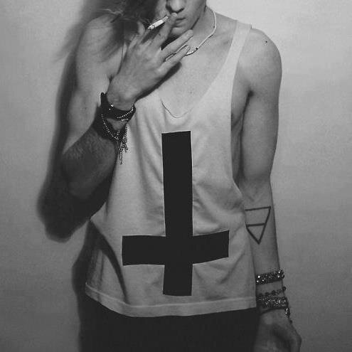 EscritorFumado's profile picture. No se puede cambiar de donde venimos , pero si a donde vamos.