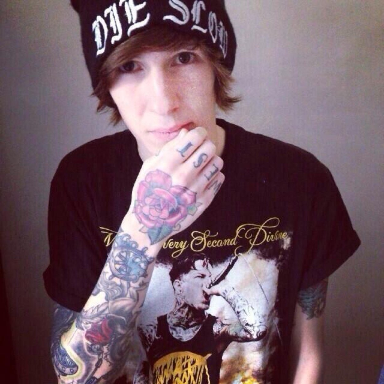 Kik: whybereall Email: jaidanbecause@yahoo.com