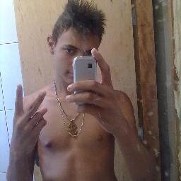 Talves mais vale um um dialogo bem pensado,uma conversa descontraida do que qualquer outra coisa, conquistar apenas mais um amigo nesse mundo de DEUS...