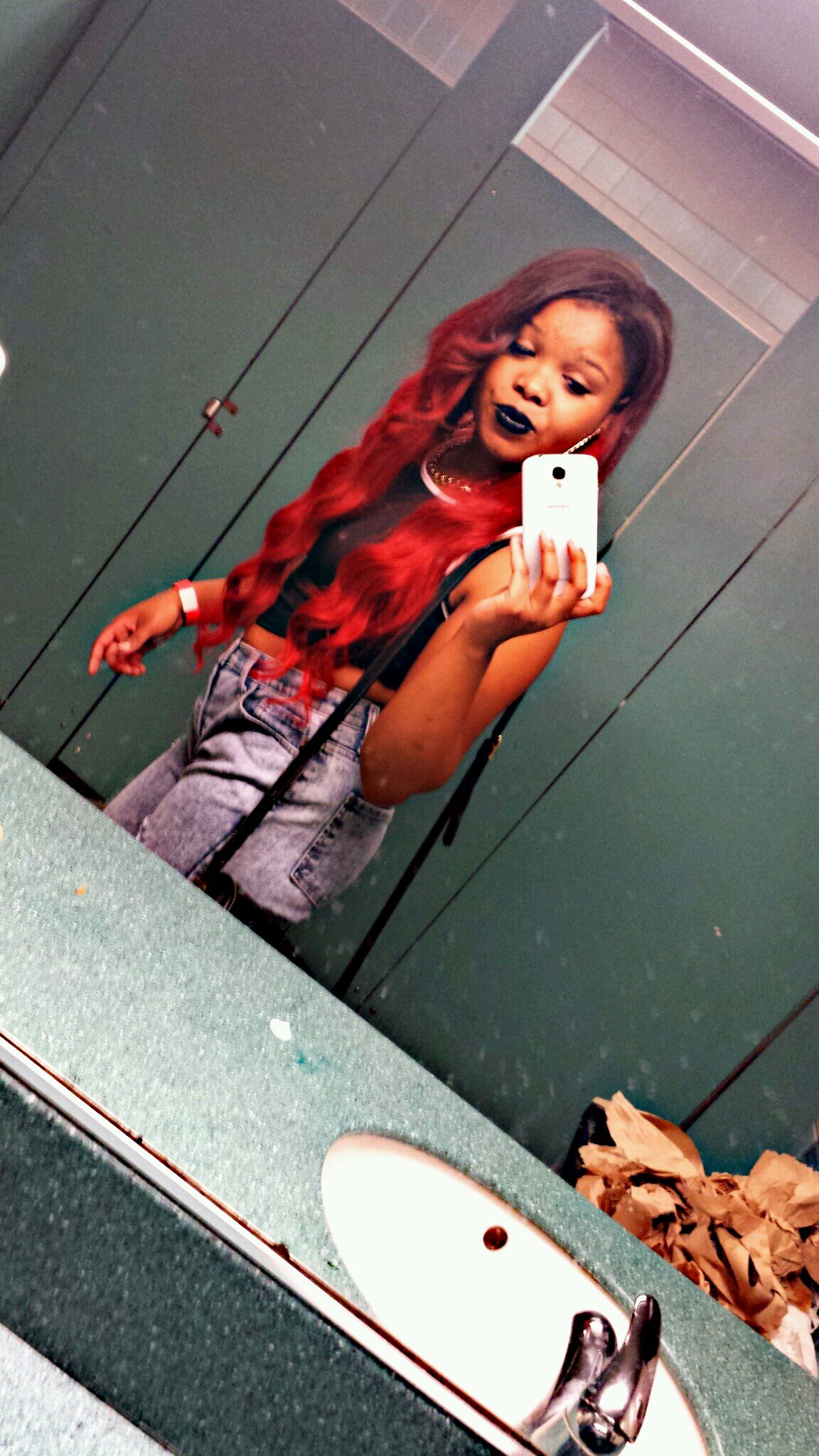 loveeejunkie's profile picture. 