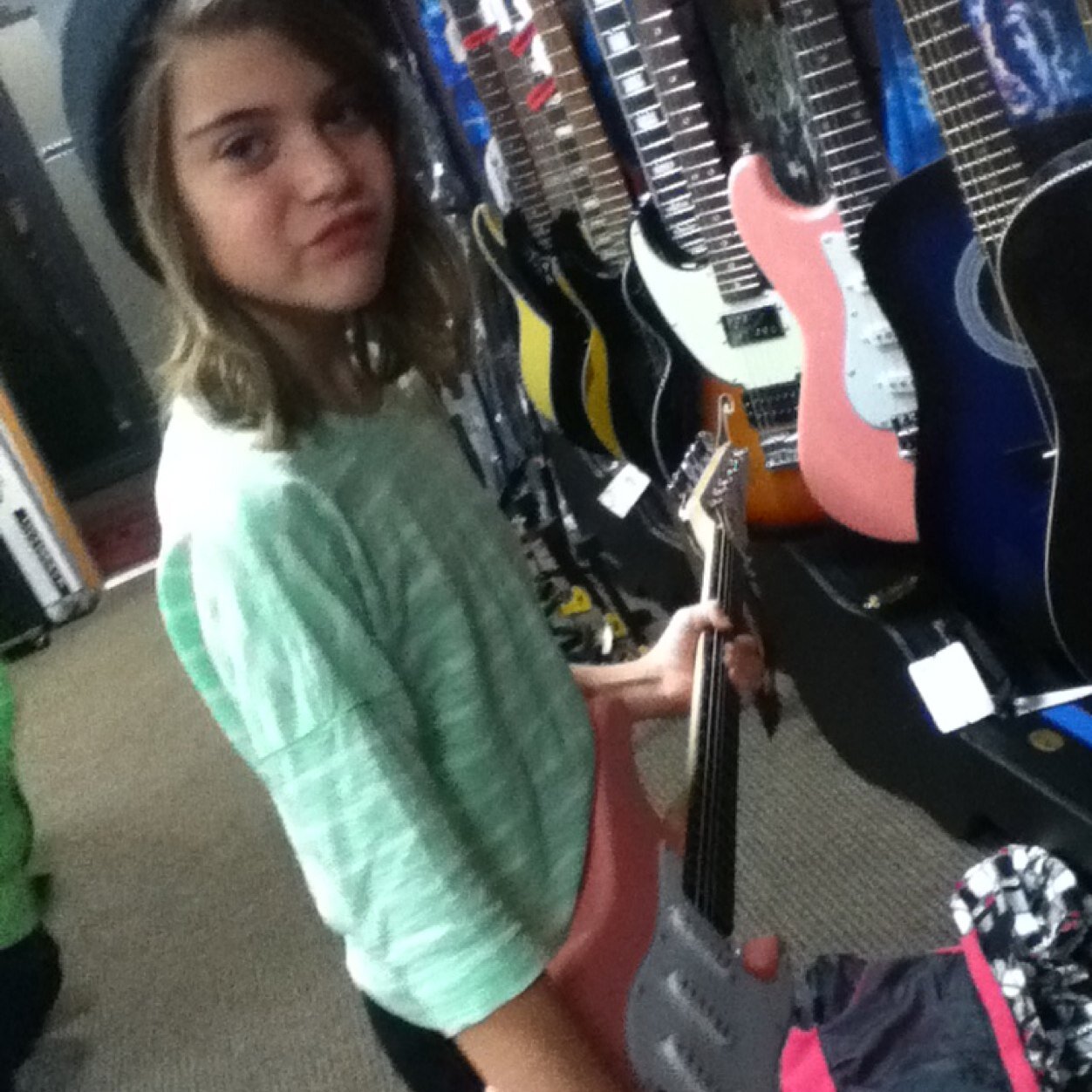 TodayLetsStop's profile picture. I HATE THIS STURGGLE OF LIFE, somedays i just hate my life but would never end it and most days i need someone to talk to