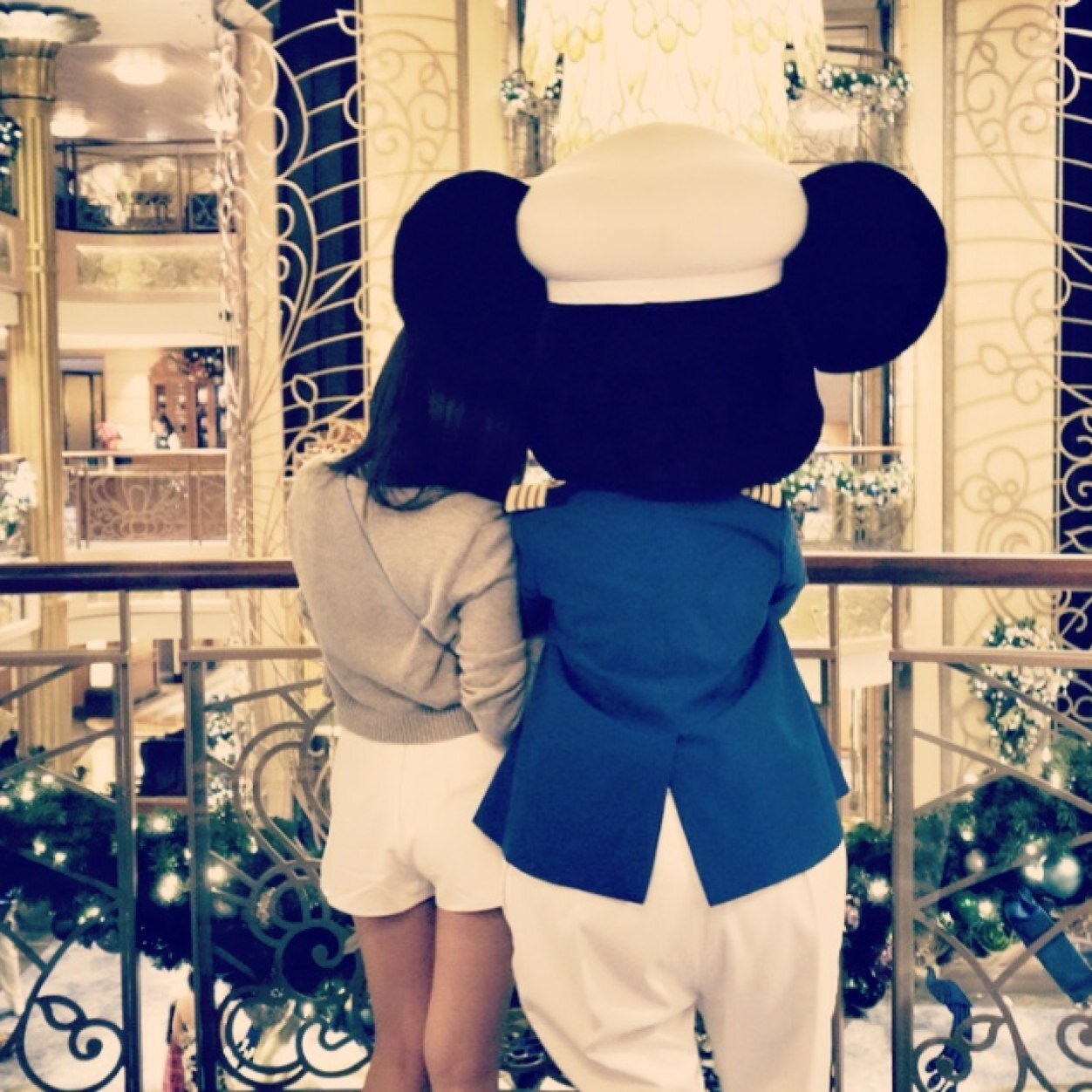 peonybubble's profile picture. ✝ = ♥