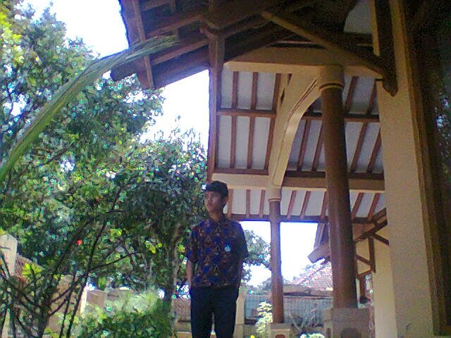 Rizal_Izal38's profile picture. Ulah sok ngomong aya keneh waktu atawa engke bae .Pigawe buru-buru saalus-alus na, waktu mah moal bisa dibalikeun ka tukang.