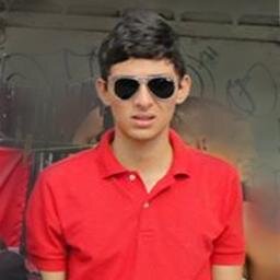 Sou jogador de futebol..
Feliz , Ousado e Filho de Deus.