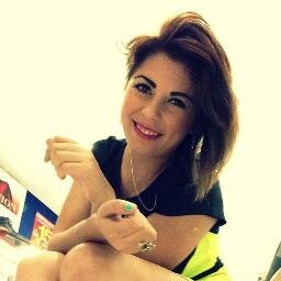 Ella se trago su dolor, se seco sus lagrimas, y juro que jamas en la vida, lo mismo le volvería a pasar.   Follow me :)