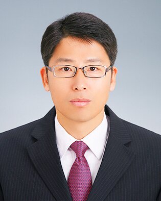 태권마루 관장, 이학박사, 태권도신문 부산주재기자
