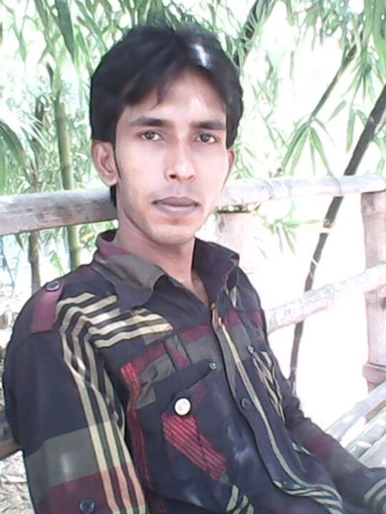 কারার ঐ লৌহ-কপাট. ভেঙ্গে ফেল কর রে লোপাট. রক্ত-জমাট শিকল পুজার পাষাণ-বেদী. ওরে ও তরুণ ঈশান. বাজা তোর প্রলয় বিষাণ. ধ্বংস নিশান উড়ুক প্রাচী-র প্রাচীর ভেদি।