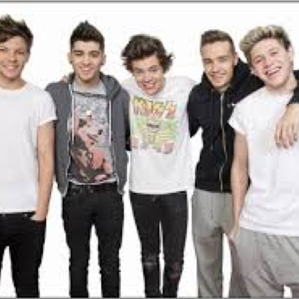 hi guys were here to update you on alll the latest 1D! feell free to ask anything!! follow us and we'll follow back:)xx