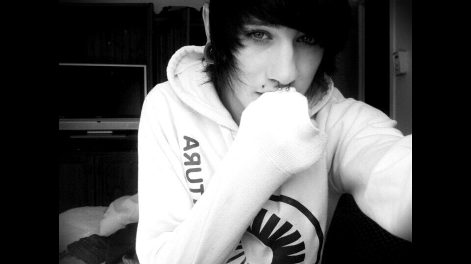 fxck0ffm8's profile picture. hi im kayden and im kind of a loser and i really like dick