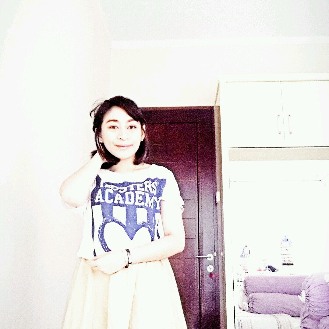 Loves Music|dance|Apple|Black Swatch| Black Glasses|1261NFF|Industrial Engineering' 06
|Jack Wilshere's lover| Revolver|Snake|ST, MSc from United Kingdom