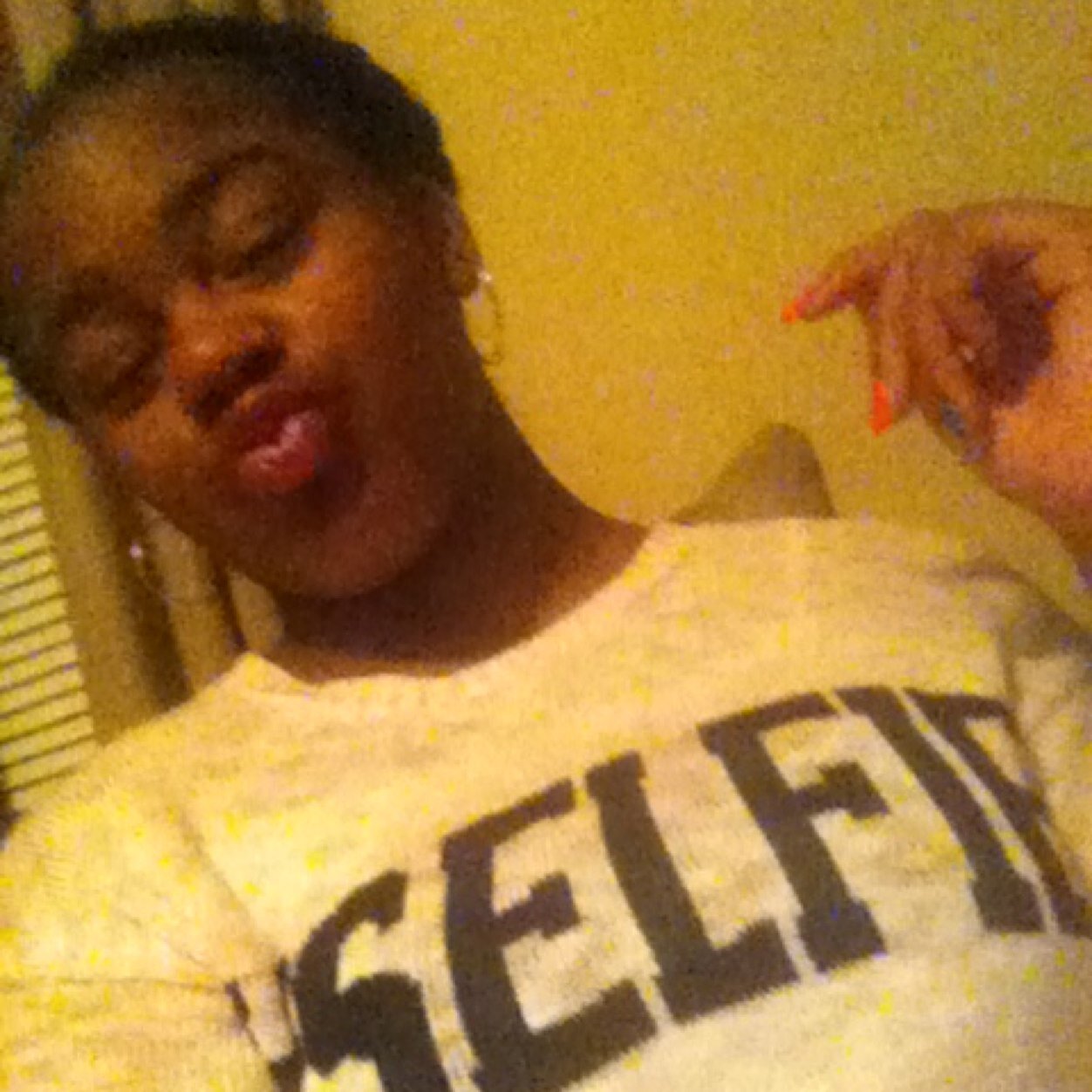 PrettygGirlRye's profile picture. I dont need u NIGGGA!!!!!!!