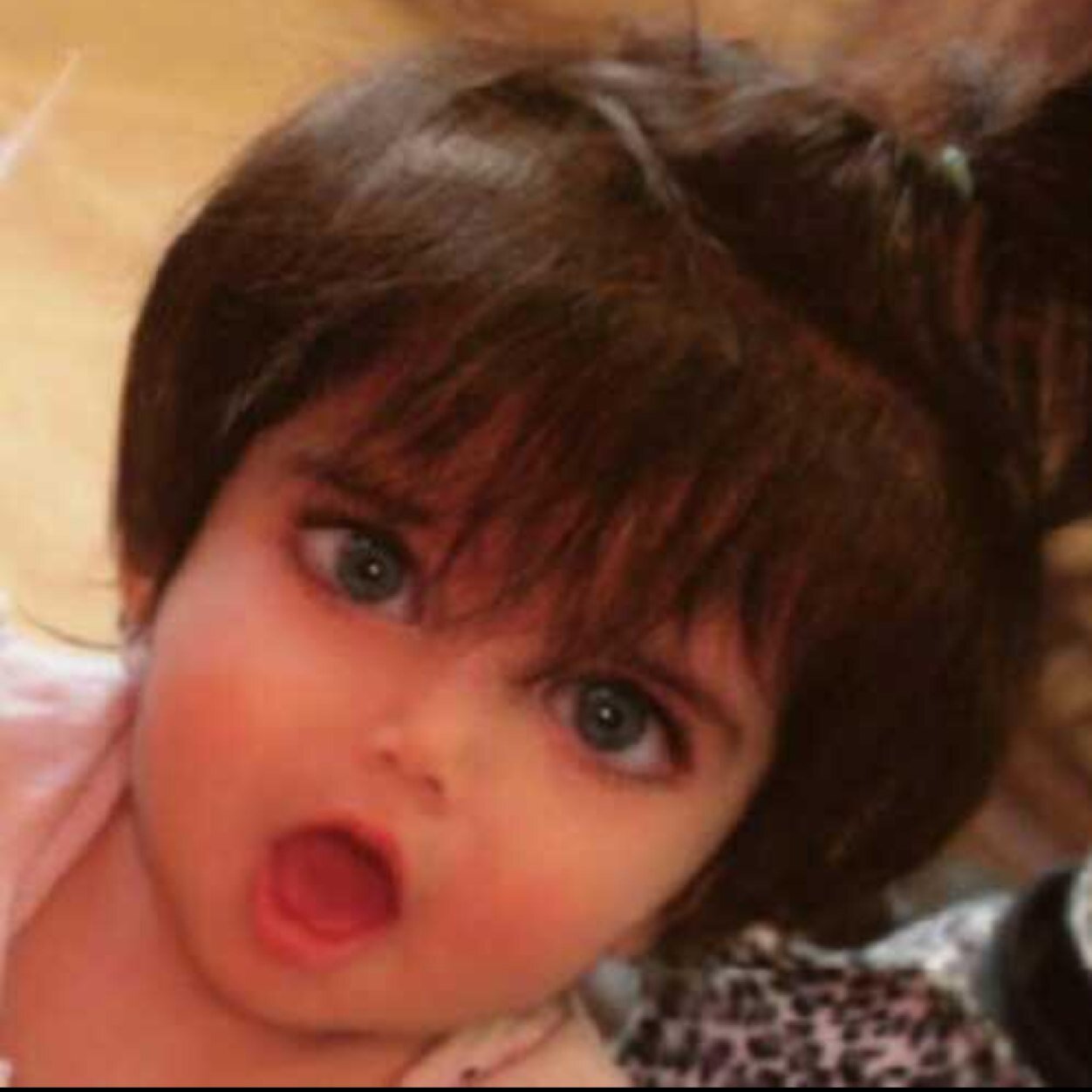 :) الإبتِسَامةُ التيْ تأخِذُ حِيزاً صِغيّراً مِنْ وِجَهكّ .. تأخذُ حِيزاً ڪَبيِراً فيْ حِياة الآخرينْ .. ♥