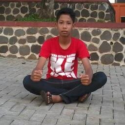 Bekerja : Di Kumunitas Reggae Indonesia
Tinggal : Di Jatinangor
