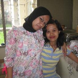 Tyas Mom's