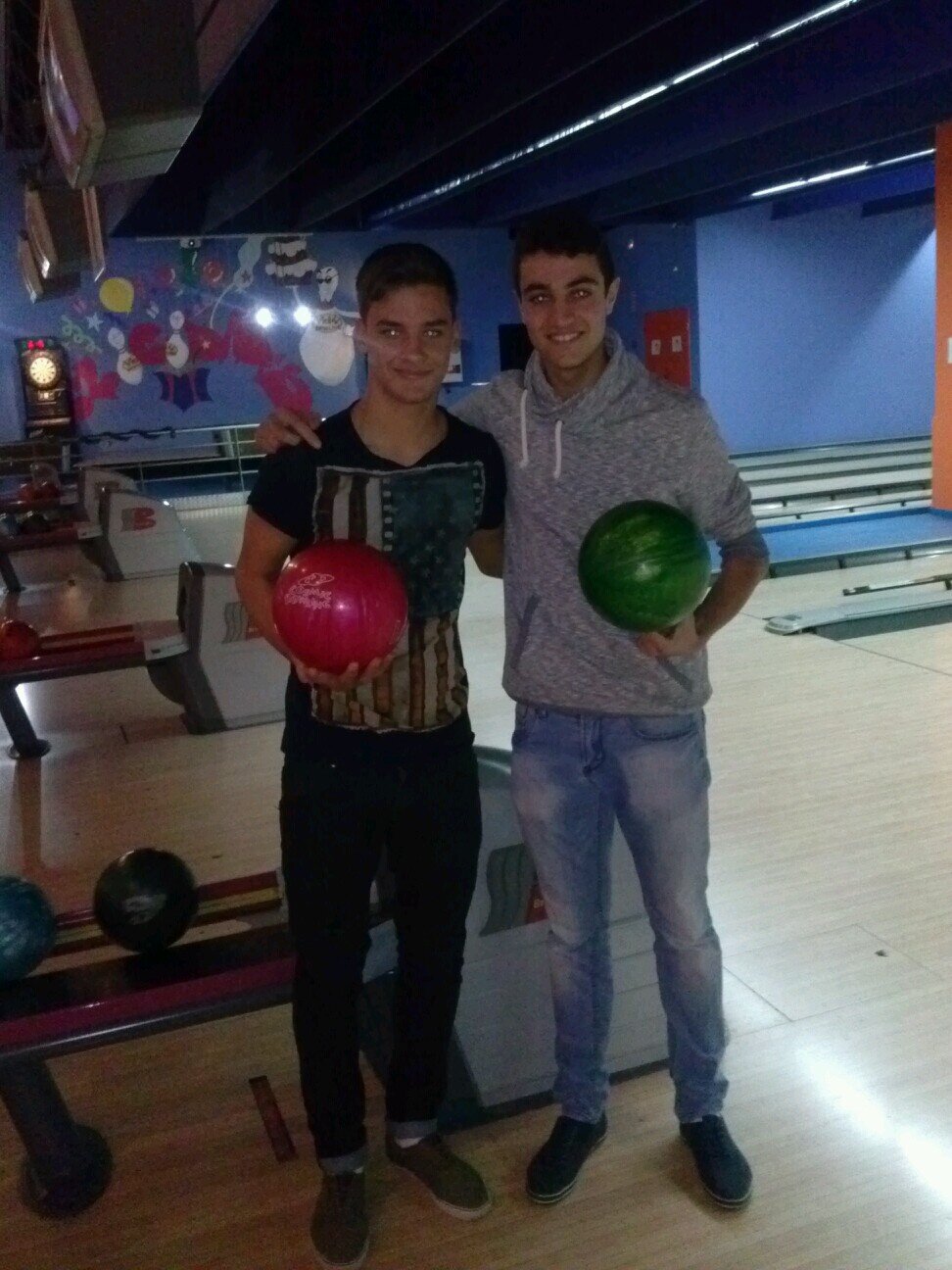 amante del fútbol, me gusta estar con mis amigos,y no me importa caerme mil veces si tengo un motivo para intentarlo de nuevo.