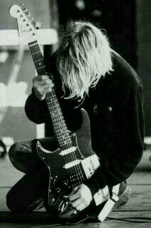 EleinoraR's profile picture. RAGE&LOVE  25/05/13 Green Day-23/11/13 PTV&BMTH-Nirvana-GNR-Blink 182-Sum 41- BVB -30STM-MCR-Suicide Silence-SWS-ATL, singer