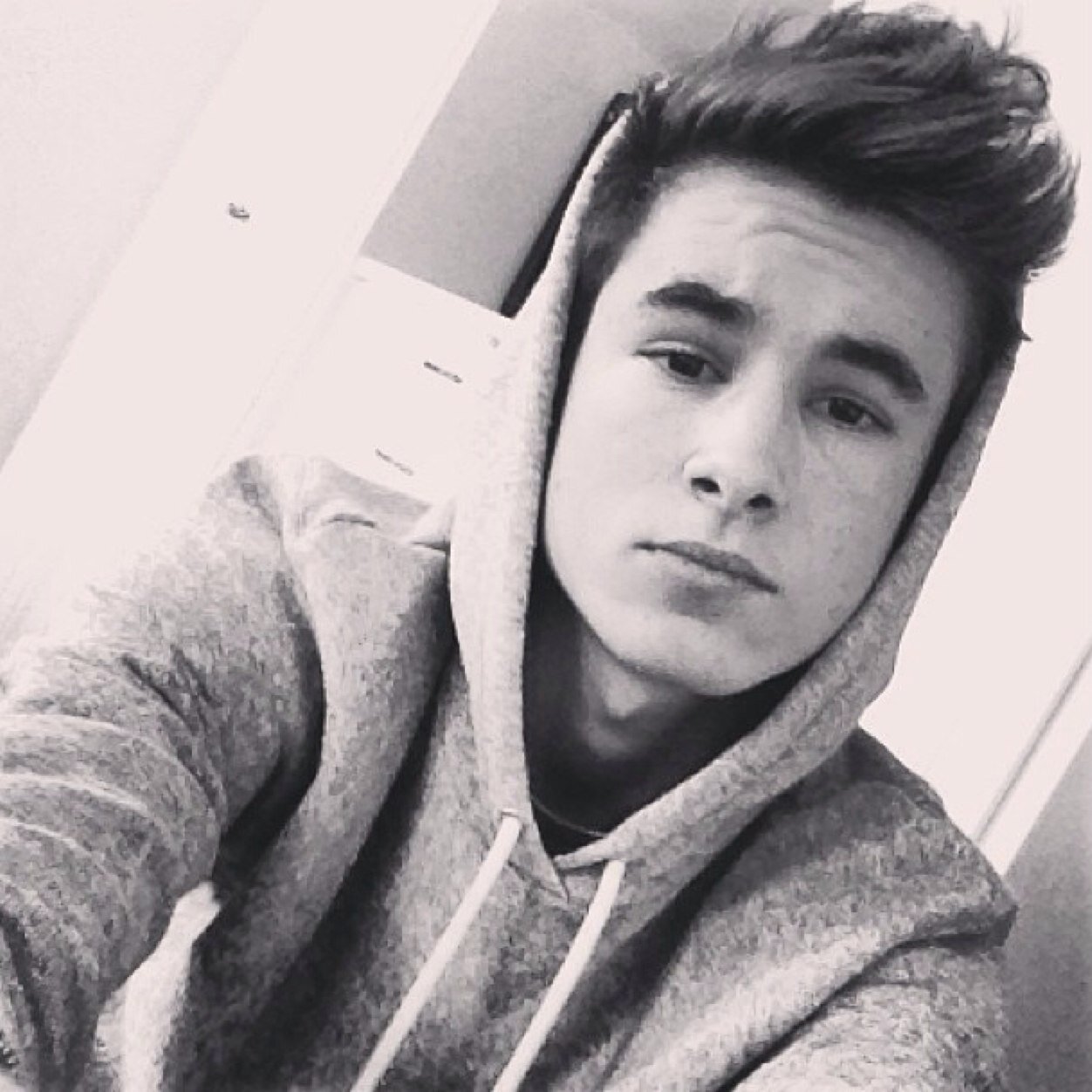 «Spanish girl in love with O2L»