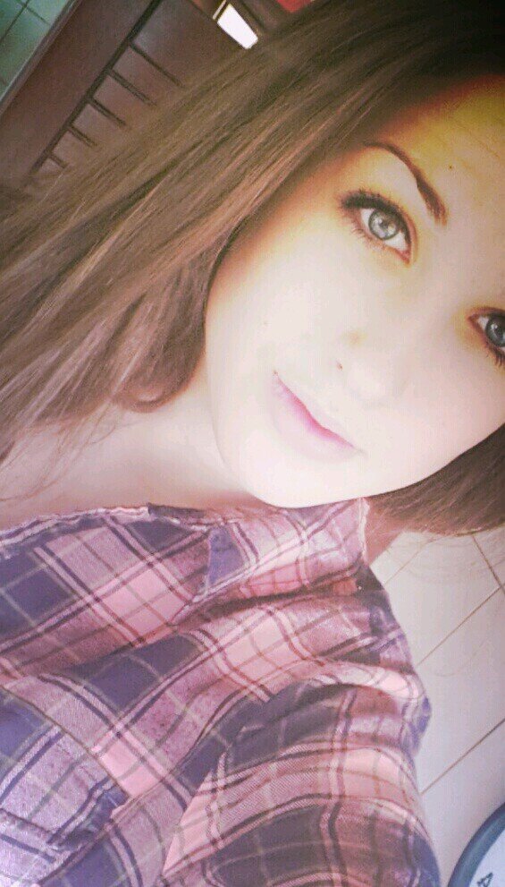 17 jaar~insta and snapchat: xherma~obc bemmel~o'hout~dance~love my friends~dont dream your life, live your dream